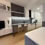 Moderný 1-izbový S Terasou, Raňajkami A Parkovaním * Bratislava