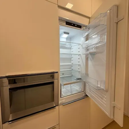 Moderny 1-izbovy S Terasou, Ranajkami A Parkovanim *