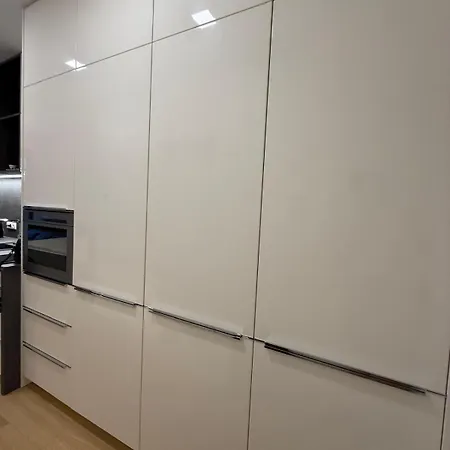 Διαμέρισμα Moderny 1-izbovy S Terasou, Ranajkami A Parkovanim Μπρατισλάβα