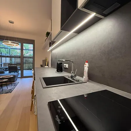 Διαμέρισμα Moderny 1-izbovy S Terasou, Ranajkami A Parkovanim Μπρατισλάβα