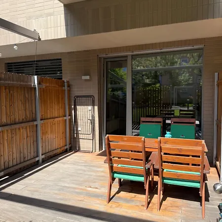 Apartamento Moderný 1-izbový S Terasou, Raňajkami A Parkovaním Bratislava