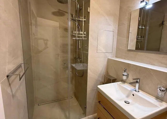 Moderny 1-izbovy S Terasou, Ranajkami A Parkovanim Apartament Bratysława